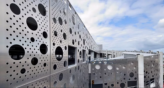 Дизайнерская перфорированная панель